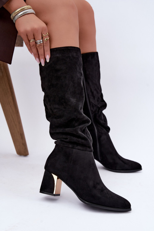 Botas altas arrugadas y calentitas con tacones en negro Ivenna