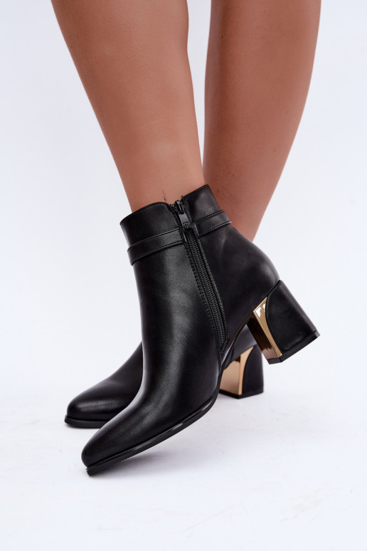 Botines de mujer con correas decorativas y hebillas en negro Kordelia