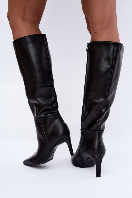 Botas altas calentitas con volantes y tacones en negro Rodeline
