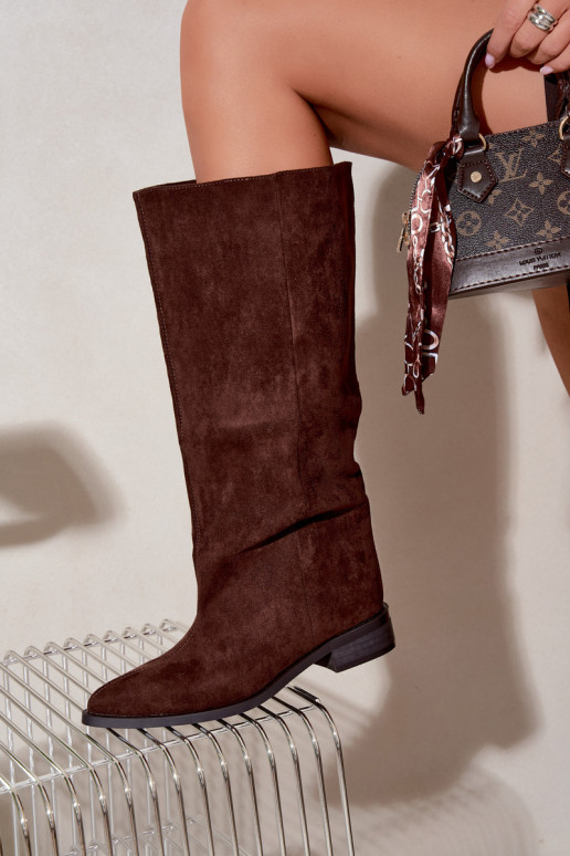 Botas altas sin cierre con tacones anchos en color chocolate Cadorine