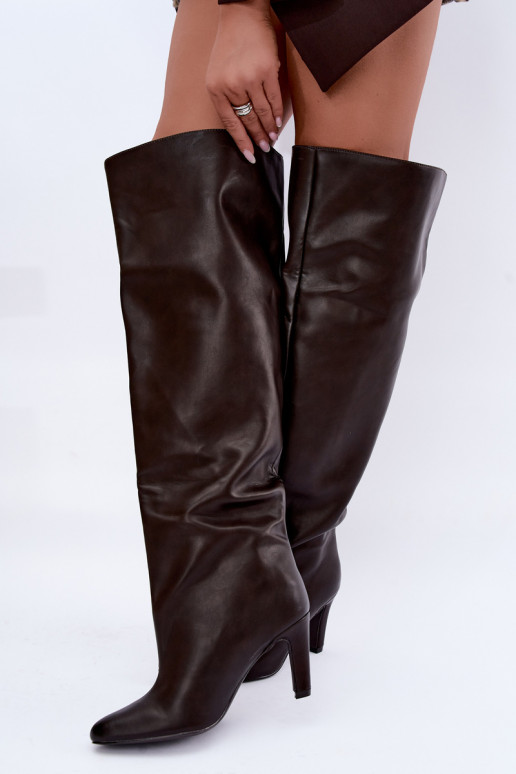 Botas altas sin cierre para mujer con tacones puntiagudos sobre la rodilla en color chocolate Emorine