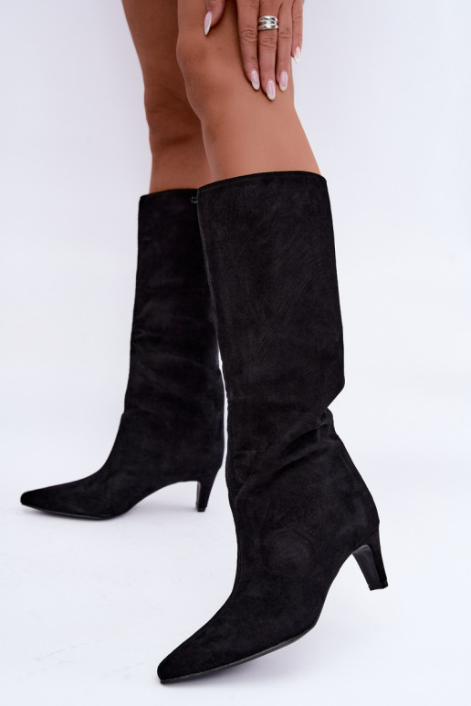 Botas altas sin cierre de ante sintético con tacones en negro Pamelisse
