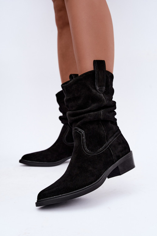 Botines de estilo cowboy negros de ante sintético aislados Sergio Leone BT-16