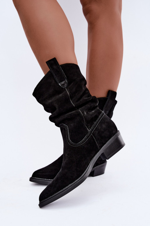 Botines de estilo cowboy negros de ante sintético aislados Sergio Leone BT-16