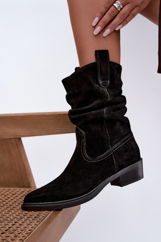 Botines de estilo cowboy negros de ante sintético aislados Sergio Leone BT-16