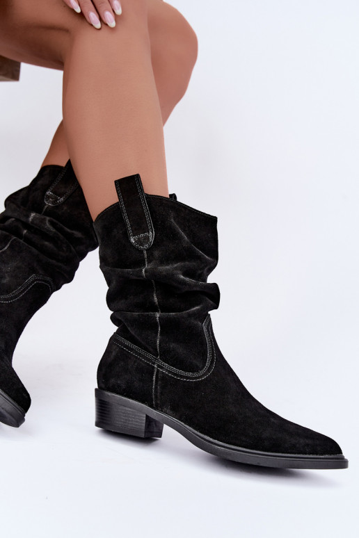 Botines de estilo cowboy negros de ante sintético aislados Sergio Leone BT-16