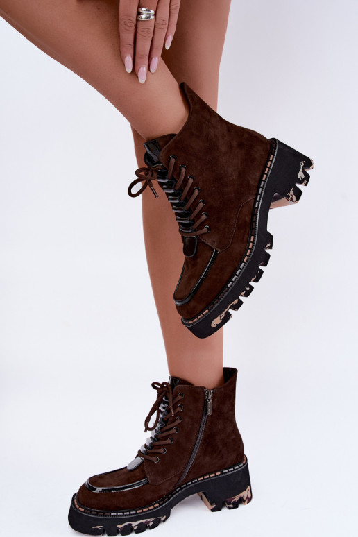 Botines aislados de ante sintético color chocolate Artiker 59C0272