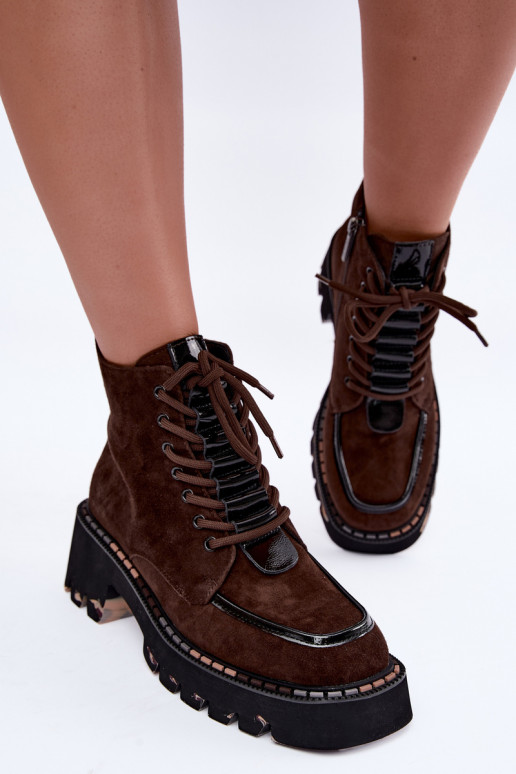 Botines aislados de ante sintético color chocolate Artiker 59C0272