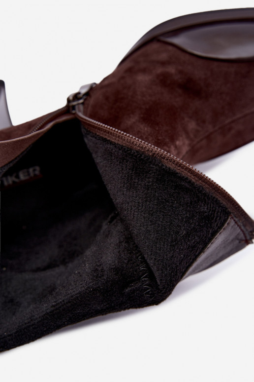 Botas de ante marrones aisladas con tacones Artiker 59C1296
