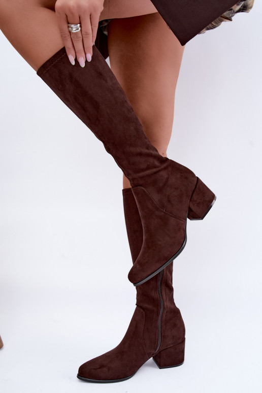 Botas altas para mujer con tacones bajos de ante sintético color chocolate Sergio Leone KZ212