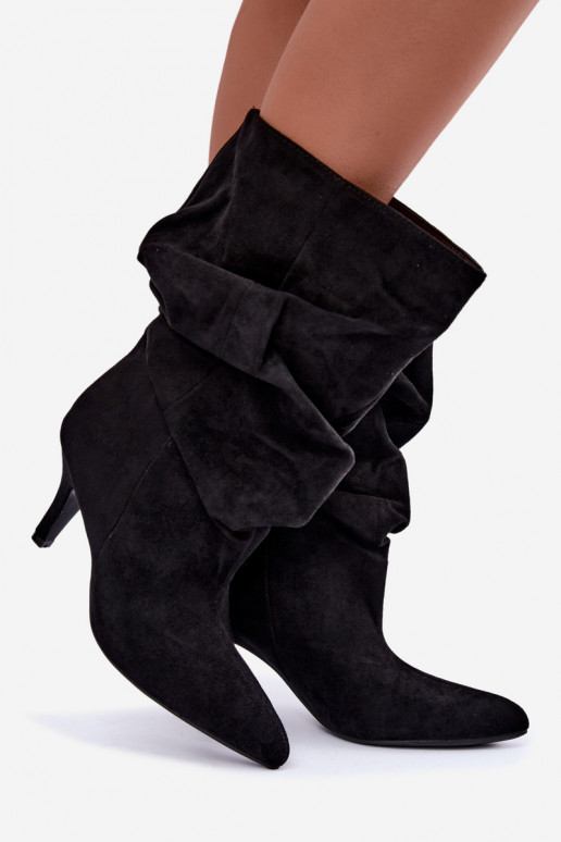 botines de slip-on con tacones de ante sintético en color negro Cindrelle