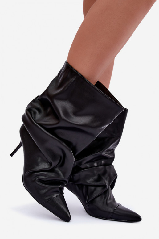 botines arrugados y cálidos con tacones delgados en color negro de cuero sintético Greselle