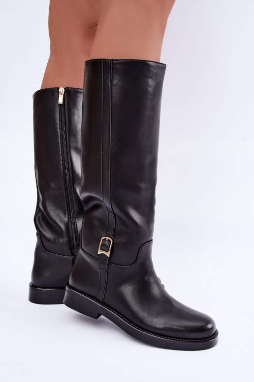 botas altas con hebillas y tacones anchos en color negro Ismerelle