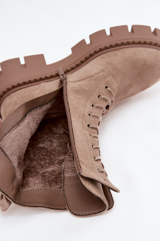 Botines aislados beiges con adornos Melisse