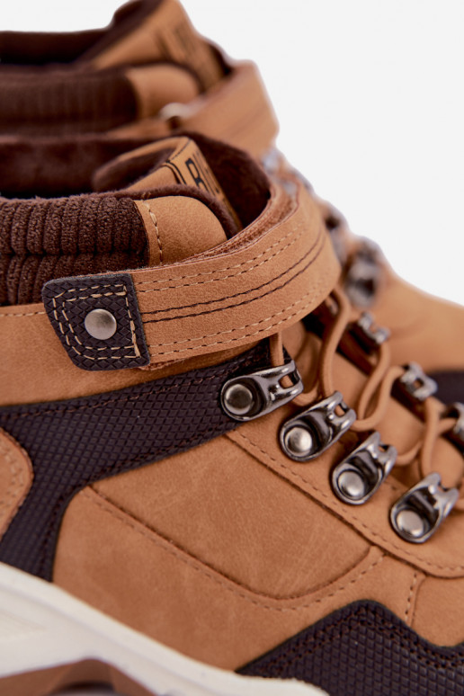 Botas marrones aisladas para niños con Velcro Big Star UU374005