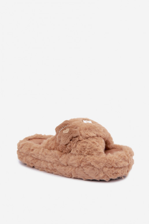 chanclas con pelo y bonitos detalles en color arena Jesselle