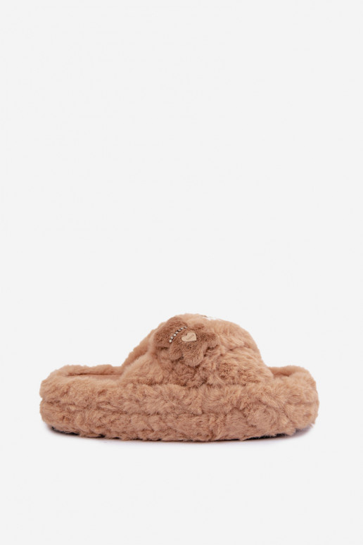 chanclas con pelo y bonitos detalles en color arena Jesselle