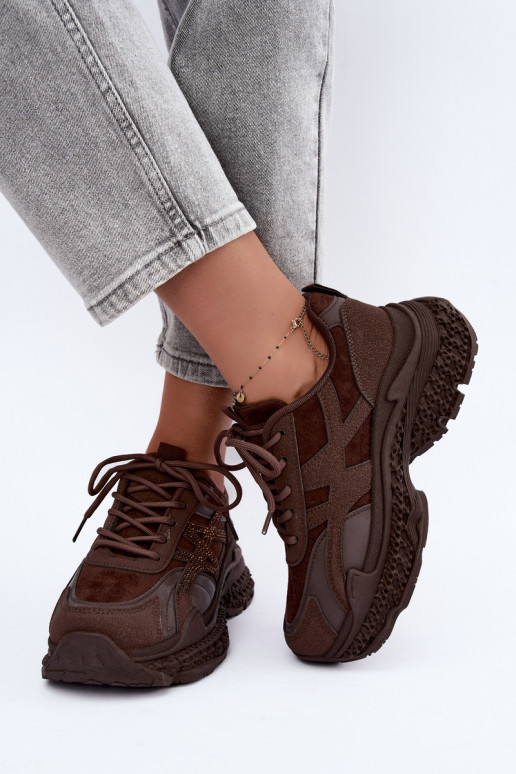 Zapatillas con decoración color chocolate Amselle