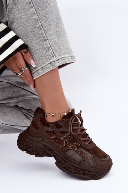 Zapatillas con decoración color chocolate Amselle