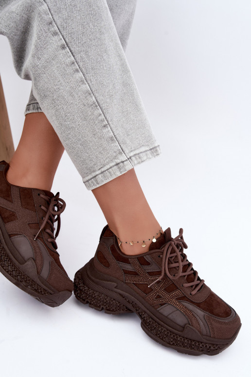 Zapatillas con decoración color chocolate Amselle