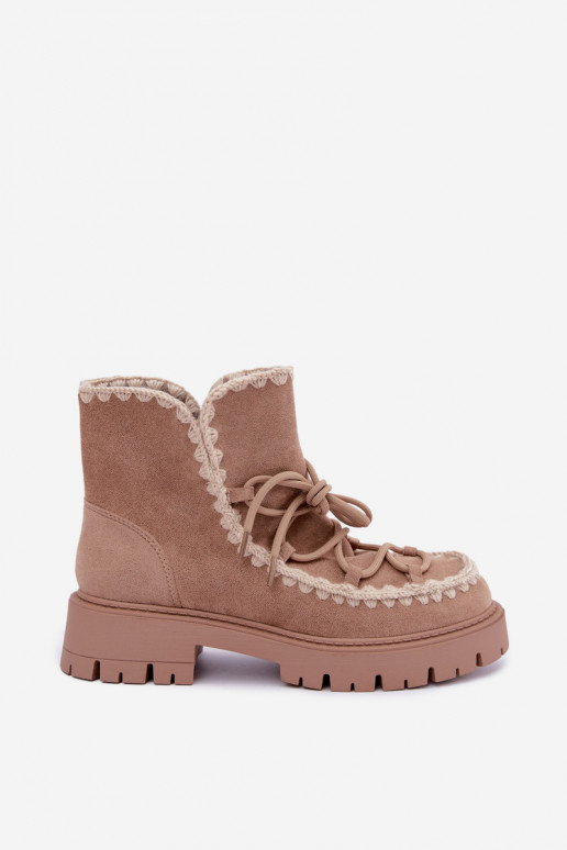 Botas de nieve con detalles elegantes en color arena Cariselle