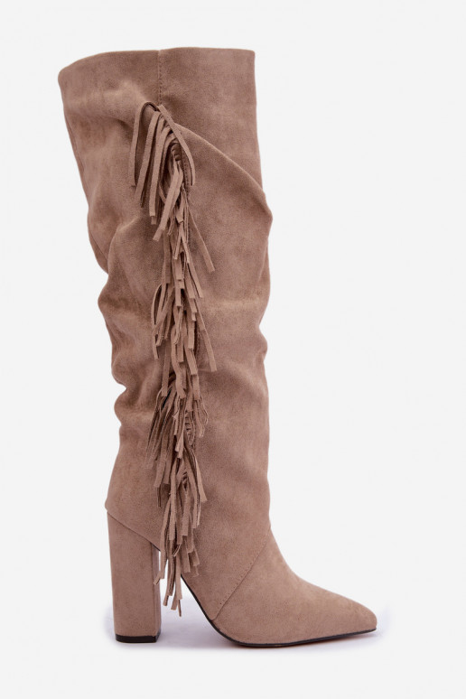 Botas altas arrugadas y cálidas con tacones y borlas en color arena Karmelle