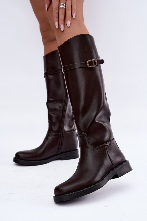 Botas altas de mujer con tacones anchos y correas con hebillas en color chocolate Sylvena