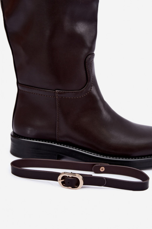 Botas altas de mujer con tacones anchos y correas con hebillas en color chocolate Sylvena