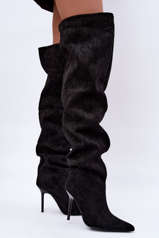 Botas altas para mujer con tacones delgados en color negro Aderelle