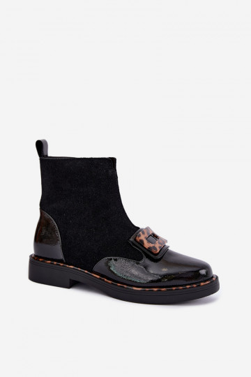 Botas de ante negras con hebilla decorativa