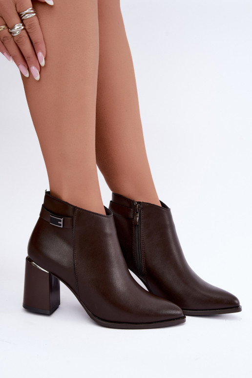 Botines acolchados con tacón y correas decorativas Czekoladoje Irmelle