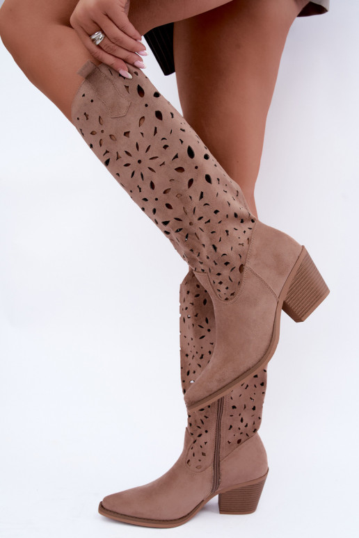 Botas altas de estilo cowboy con tacones en color arena Salirae