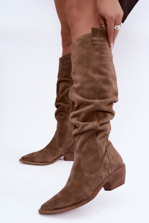 Botas altas cálidas arrugadas de estilo cowboy en ante sintético marrón Zazoo 4313