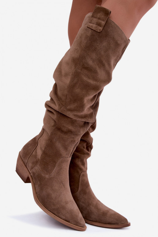 Botas altas cálidas arrugadas de estilo cowboy en ante sintético marrón Zazoo 4313