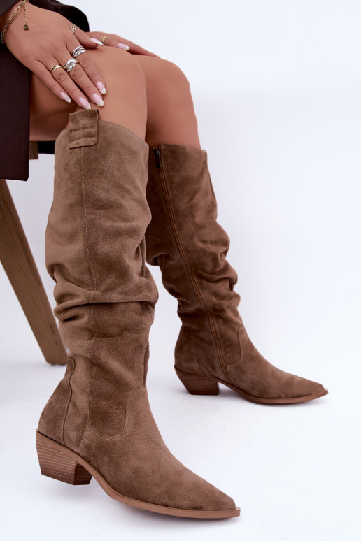 Botas altas cálidas arrugadas de estilo cowboy en ante sintético marrón Zazoo 4313