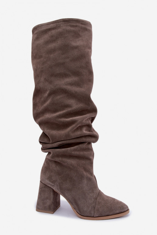Botas altas cálidas arrugadas con tacones en ante sintético color arcilla Zazoo 4228