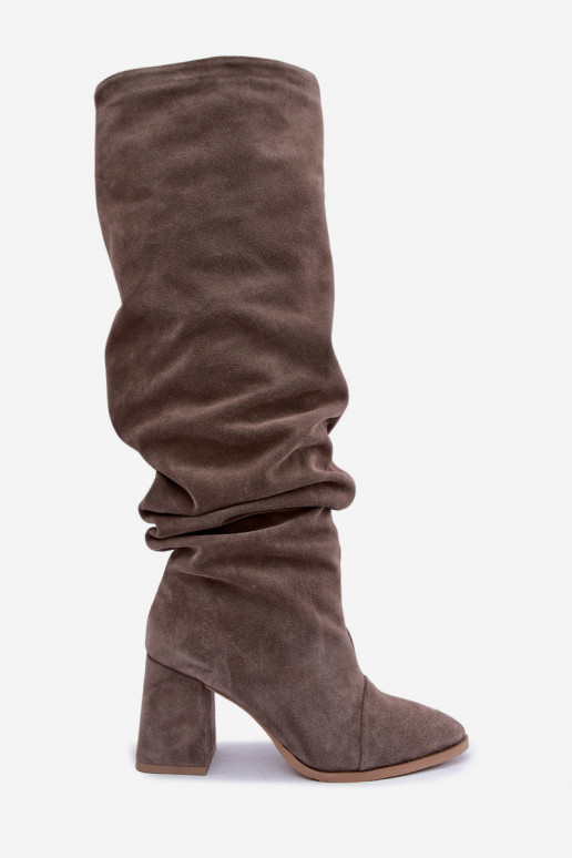 Botas altas cálidas arrugadas con tacones en ante sintético color arcilla Zazoo 4228