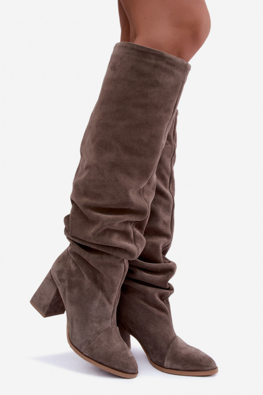 Botas altas cálidas arrugadas con tacones en ante sintético color arcilla Zazoo 4228