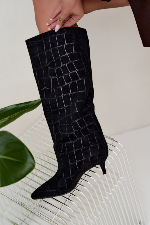 Botas negras de caña alta con detalles grabados y tacones Cazelle