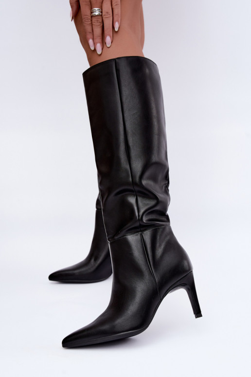 Botas altas calentitas con volantes y tacones en negro Rodeline