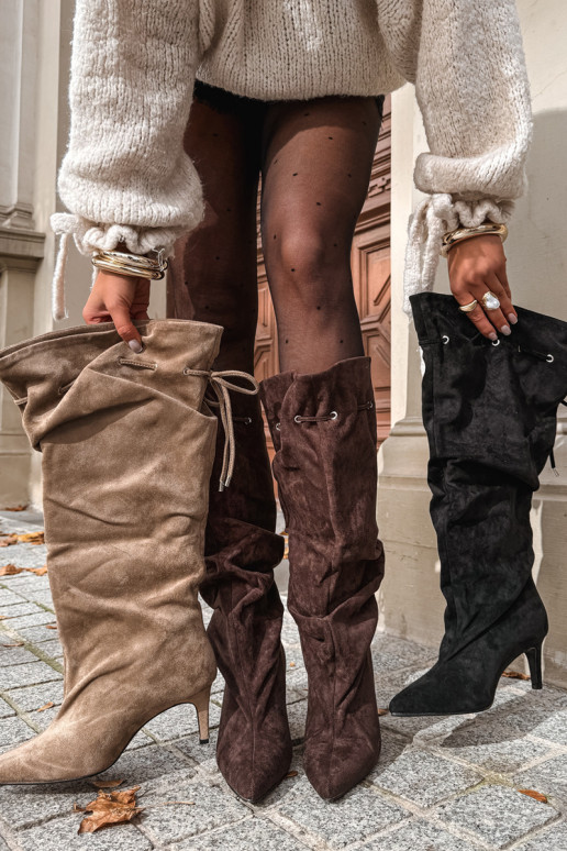 botas altas y cálidas con tacones delgados y detalles elegantes en color chocolate Tivelle