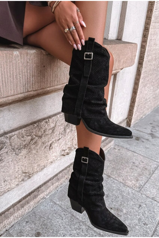 Botas negras altas de estilo vaquero con punta afilada y tacones Calenne