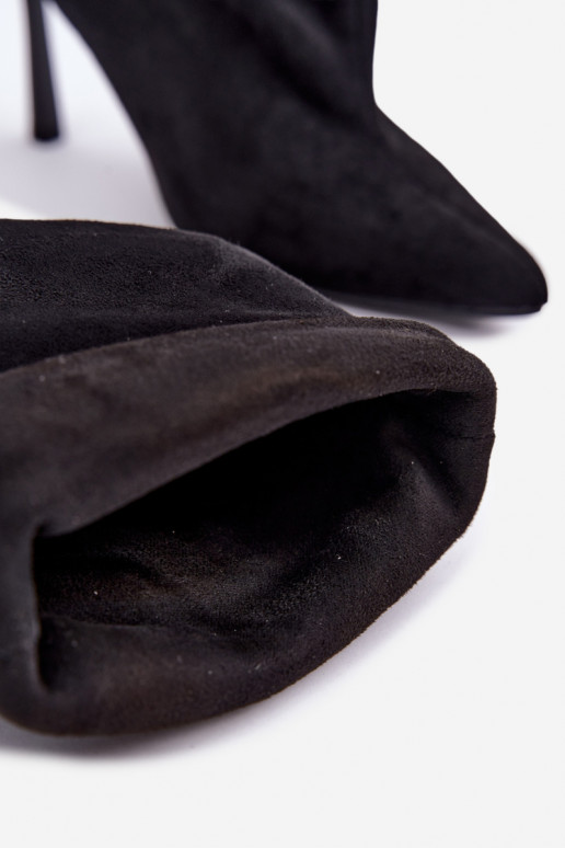 Botines slip-on con tacones finos en negro Kamea
