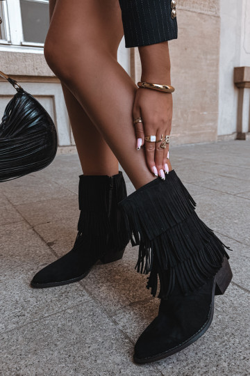 Botines de estilo vaquero con flecos y tacones en negro Lunia