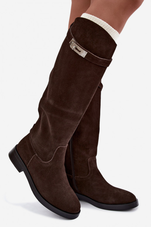 Botas altas de chocolate de ante con correas decorativas Clarimond