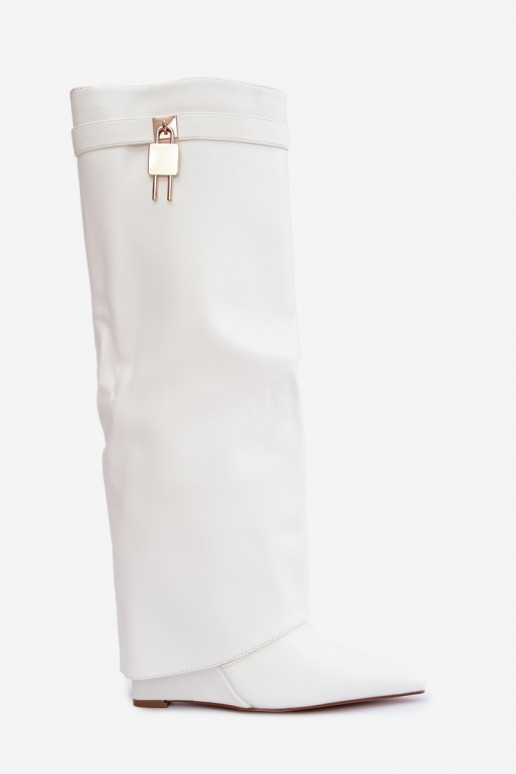 Botas altas Mirettea con plataforma y correas decorativas en blanco