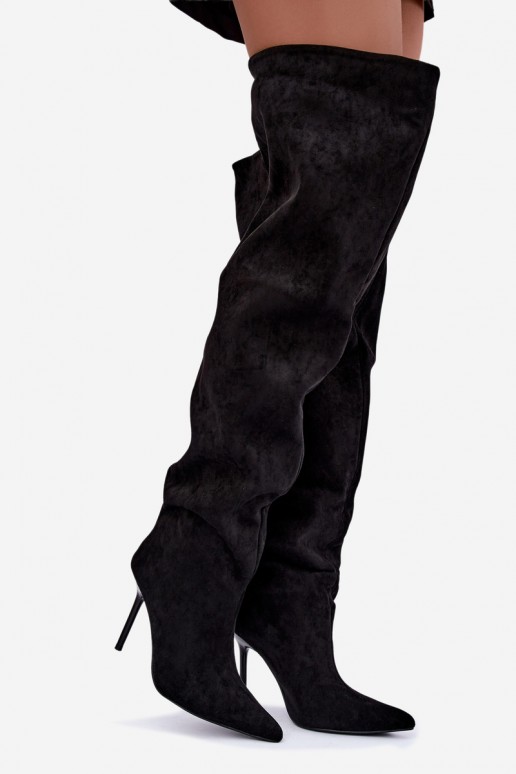 Botas altas para mujer con tacones delgados en color negro Aderelle