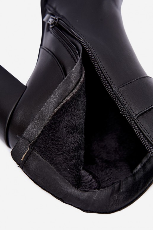 Botines cálidos con tacones y adornos en negro Isarae