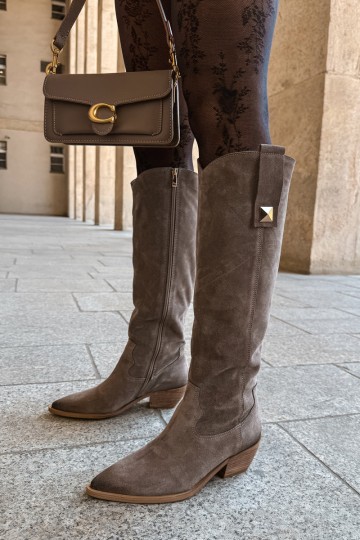 Botas altas cálidas de estilo cowboy en ante sintético color arcilla Zazoo 4224 2