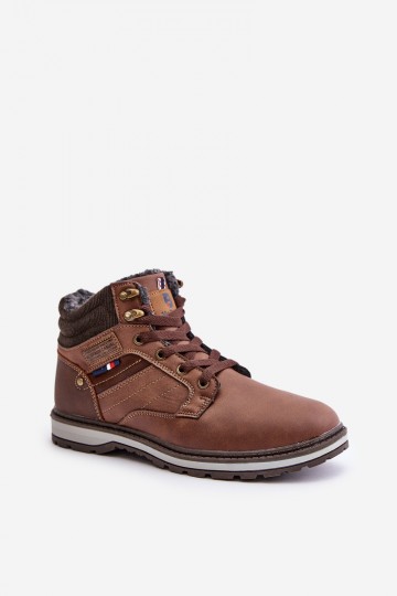 botas aisladas para hombre en color marrón McBraun